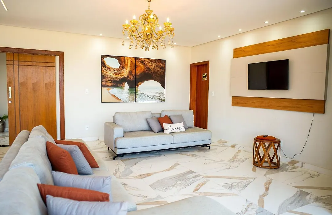 Pousada com piscina, jacuzzi e com vista em Capitólio - Casa Decore-1