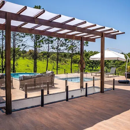 Pousada com piscina, jacuzzi e com vista em Capitólio - Casa Decore-2